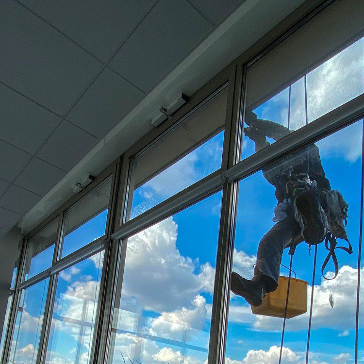 Professional Window Cleaning in Elizabeth Town, KY Professional Window Cleaning in Elizabeth Town, KY